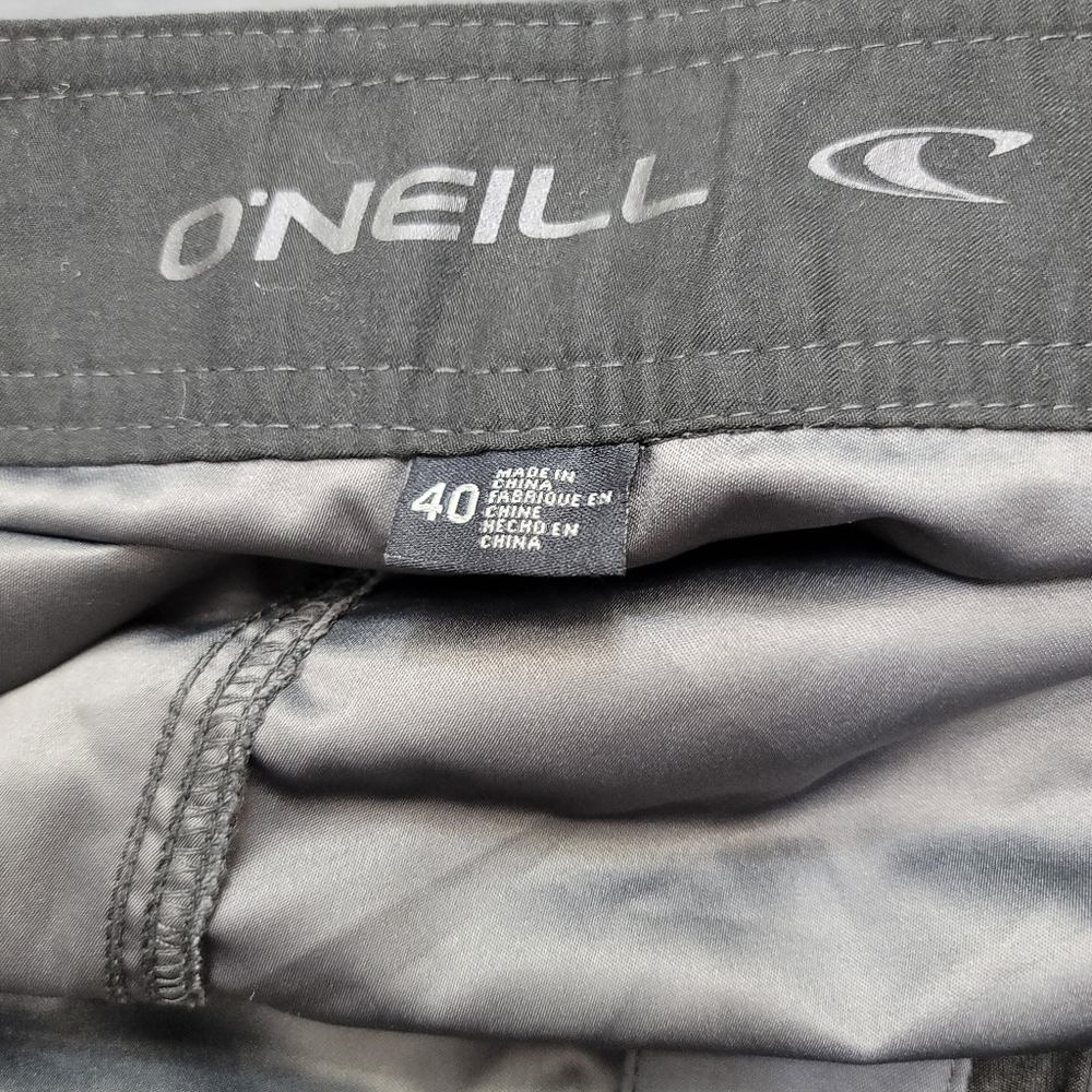 NWT.  O'Neill Crossover shorts.  Size 40.  (286) - Picture 5 of 6